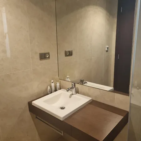 Medina De Banus شقة *
